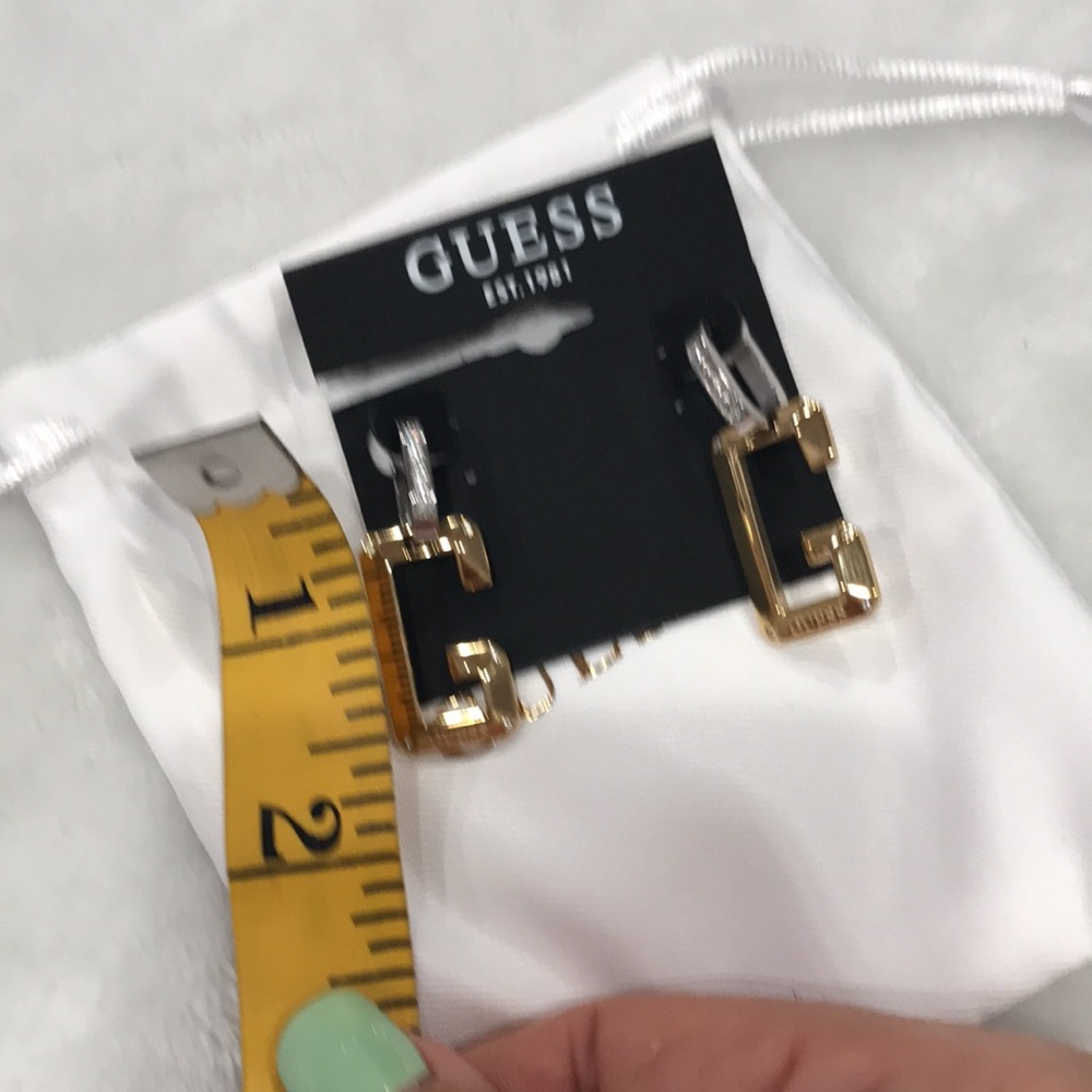 100% authentic GUESS BEAUTIFUL earrings